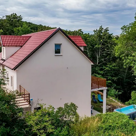 Semesterbostad Lovely In With Sauna