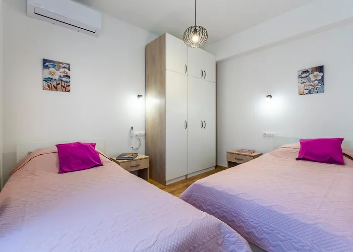 Casa vacanze Lovely In With Sauna Zlobin