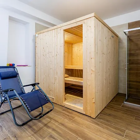 Dom wakacyjny In With Sauna